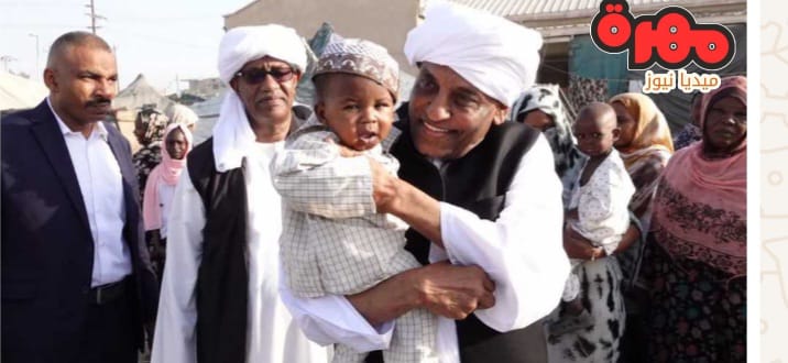 رئيس الوزراء السوداني كامل إدريس يتفقد الوافدين من المواطنين الي بورتسودان ..